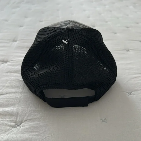 KENWORTH Black and Gray digital camo hat - Picture 4 of 8